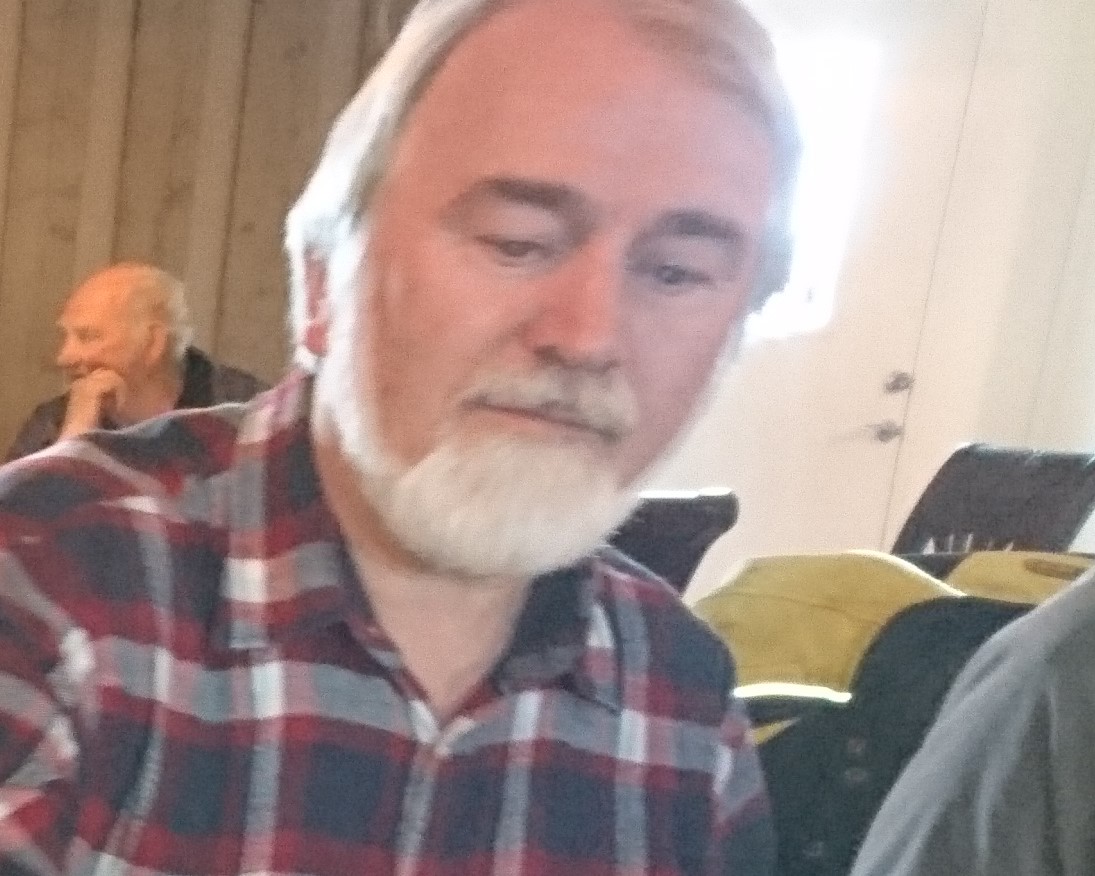 Svein Holmstad style=